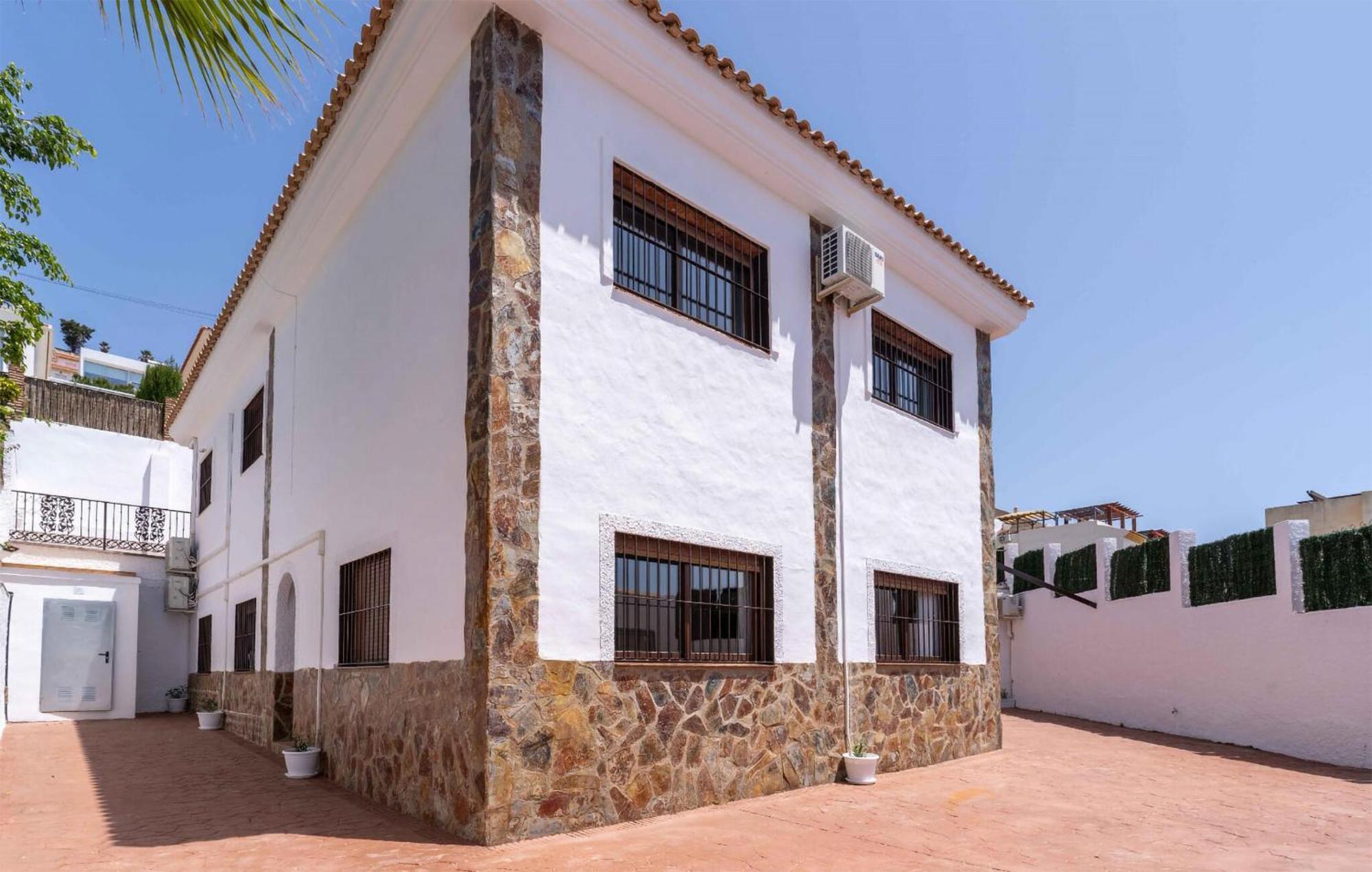 Lovely Home In Benalmadena With Kitchen Eksteriør billede
