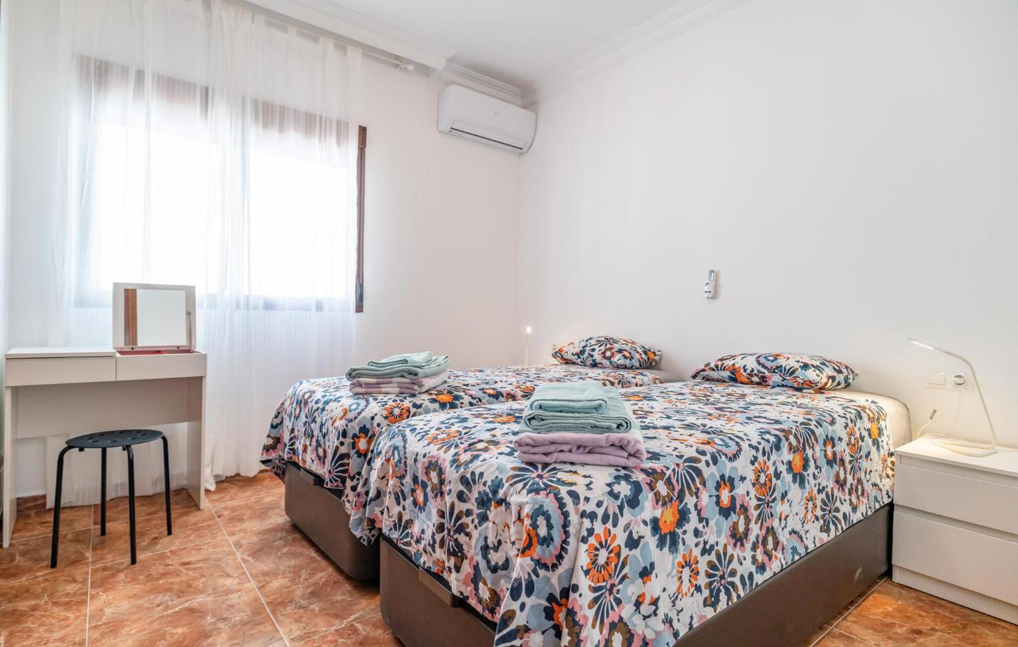 Lovely Home In Benalmadena With Kitchen Eksteriør billede
