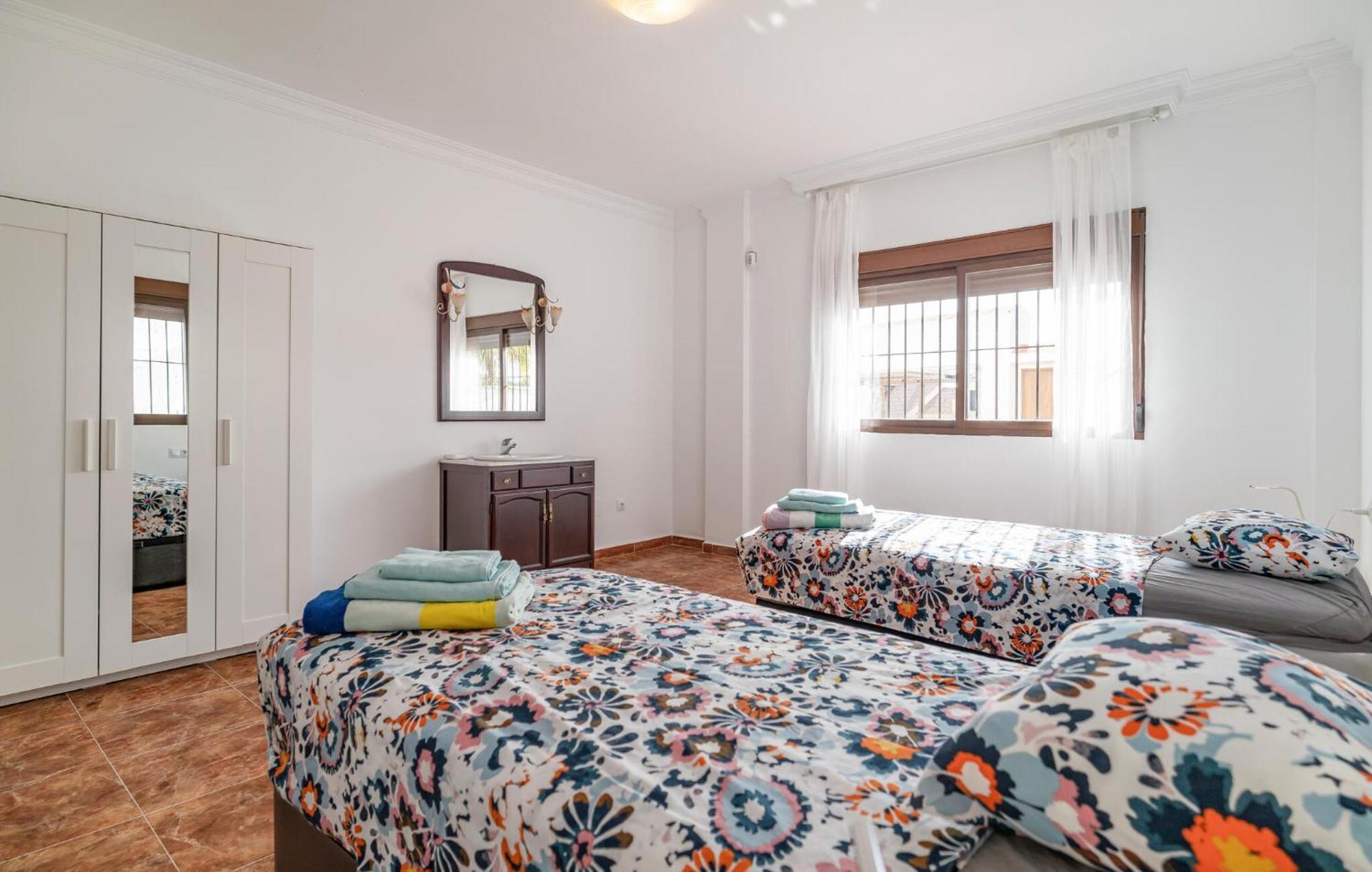 Lovely Home In Benalmadena With Kitchen Eksteriør billede
