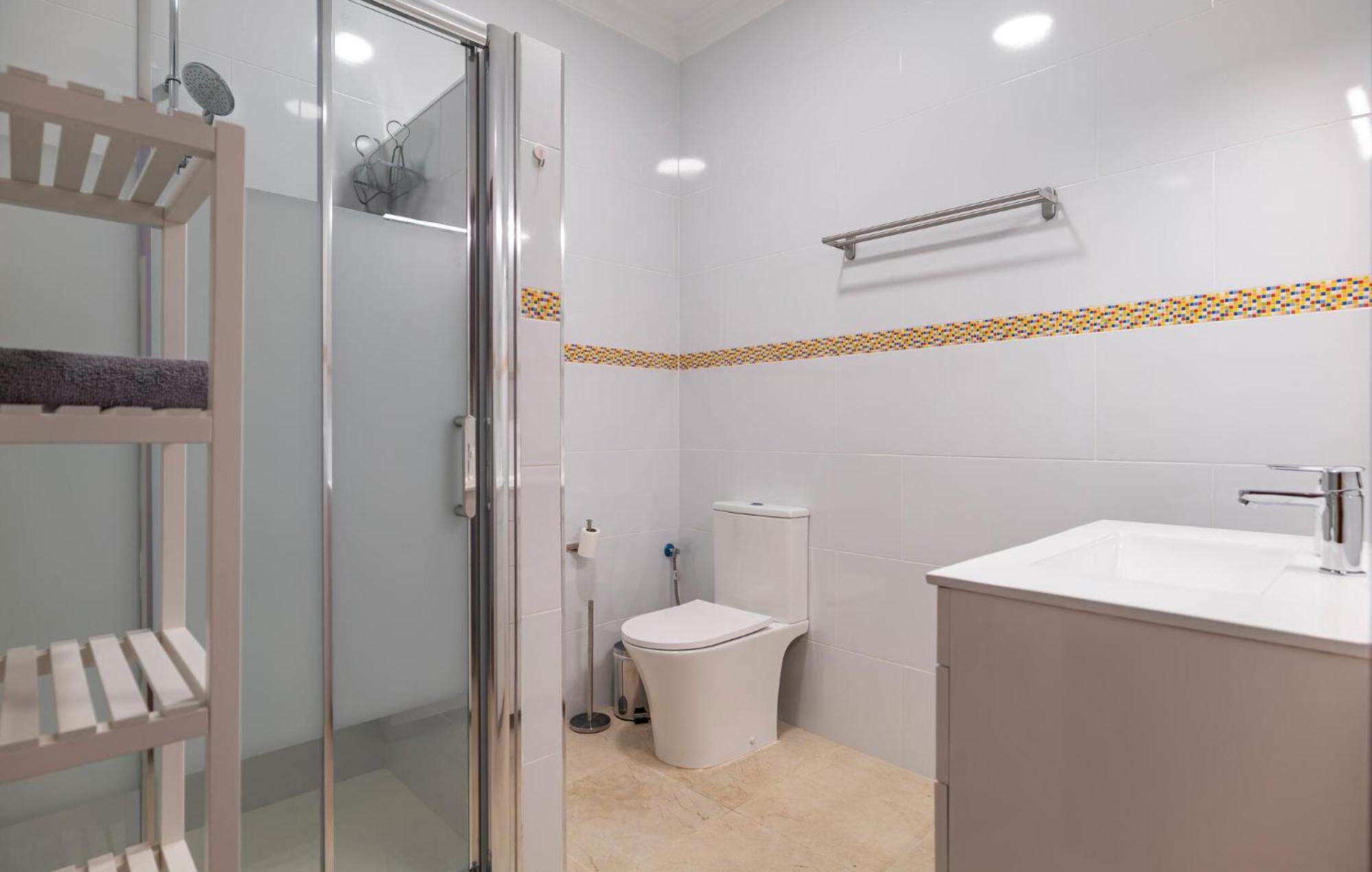 Lovely Home In Benalmadena With Kitchen Eksteriør billede